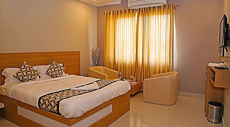 Century Park Deluxe Room 3