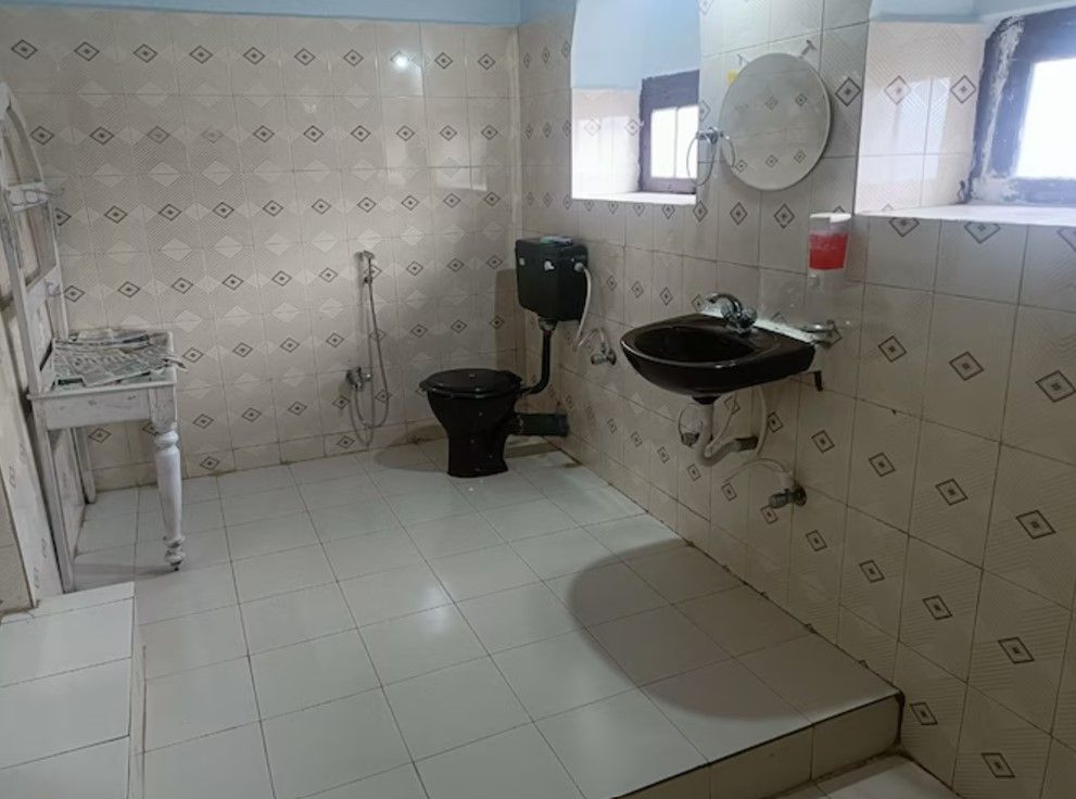 Hotel Savoy Village Couple Room 3