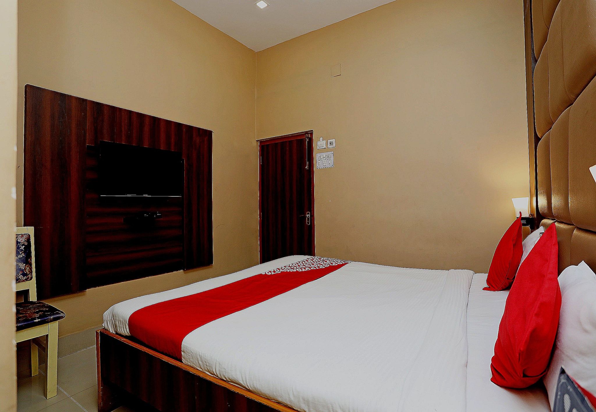 "Hotel O Marina Near Cit Road Ladies Park, Park Circus" Classic 3