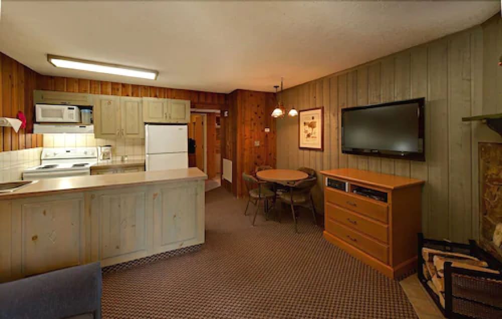 undefined Douglas Fir Resort and Chalets 3