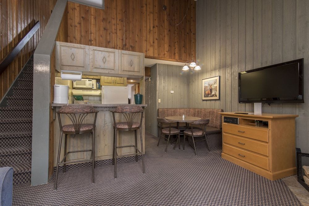 undefined Douglas Fir Resort and Chalets 9