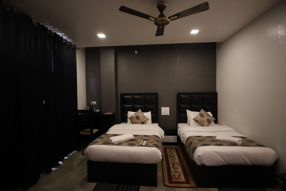 Hotel Visit Business Room, 1 King Bed