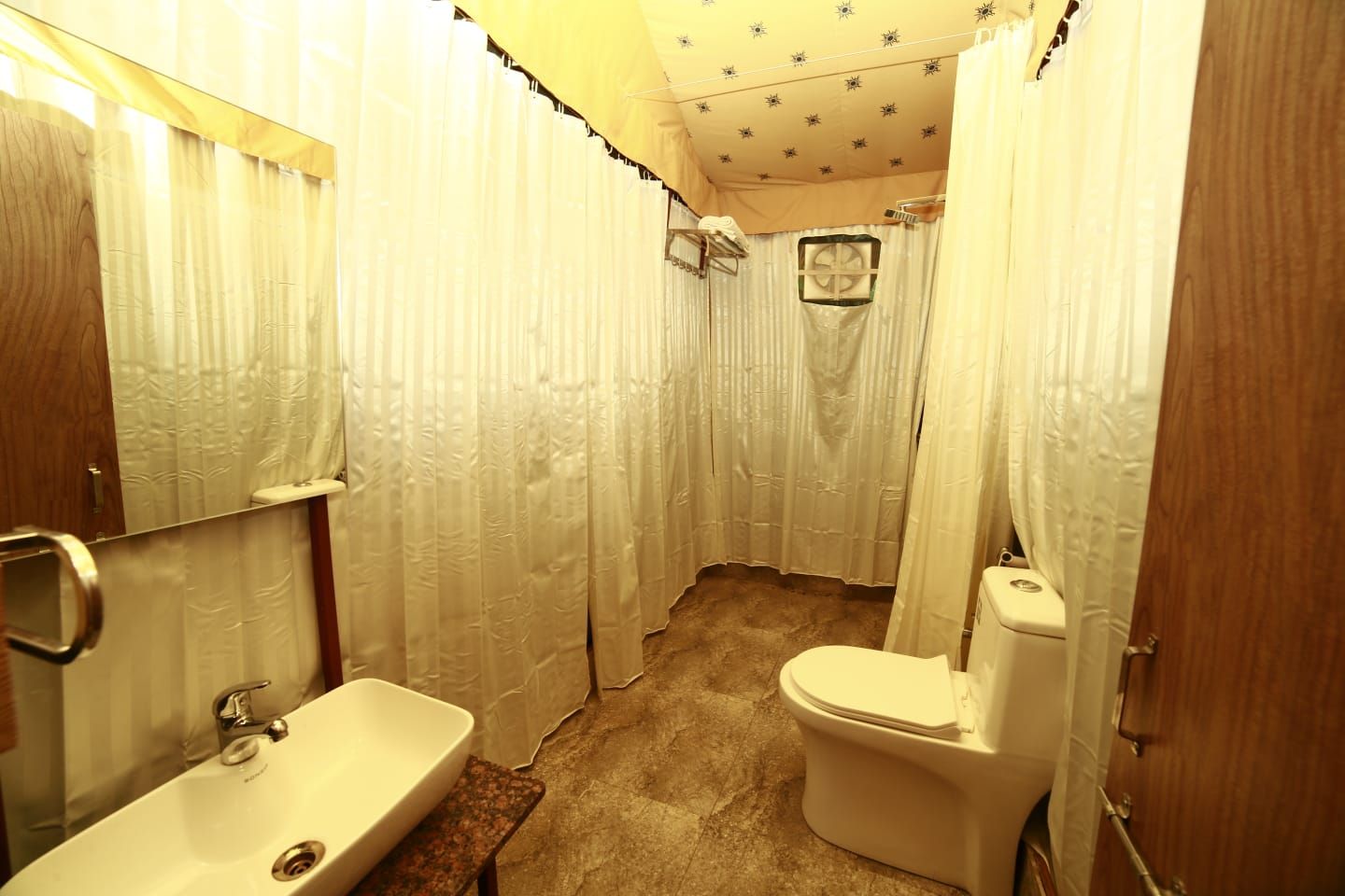 Hotel Marigold Mount Abu With Swimming Pool by SAH Luxury Tent 5