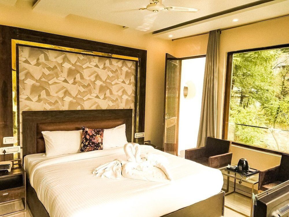 undefined Golden Rock AM Hotel Kollection 9