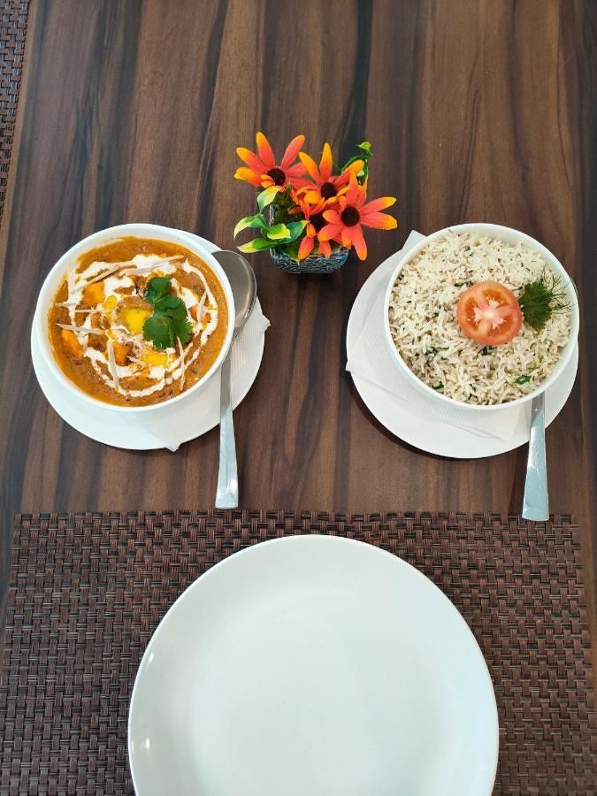 Food & Dining