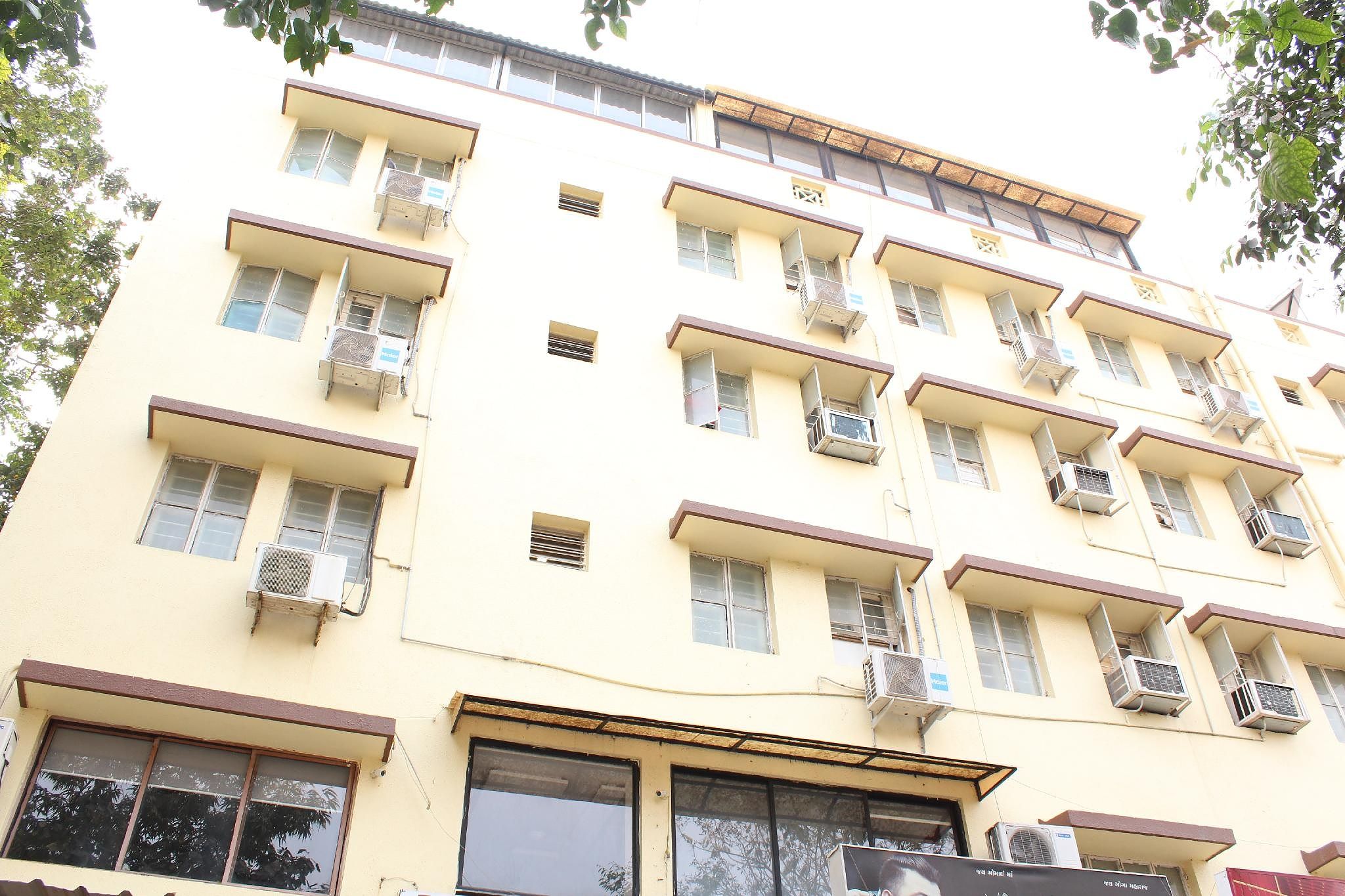 undefined Hotel The S G 8