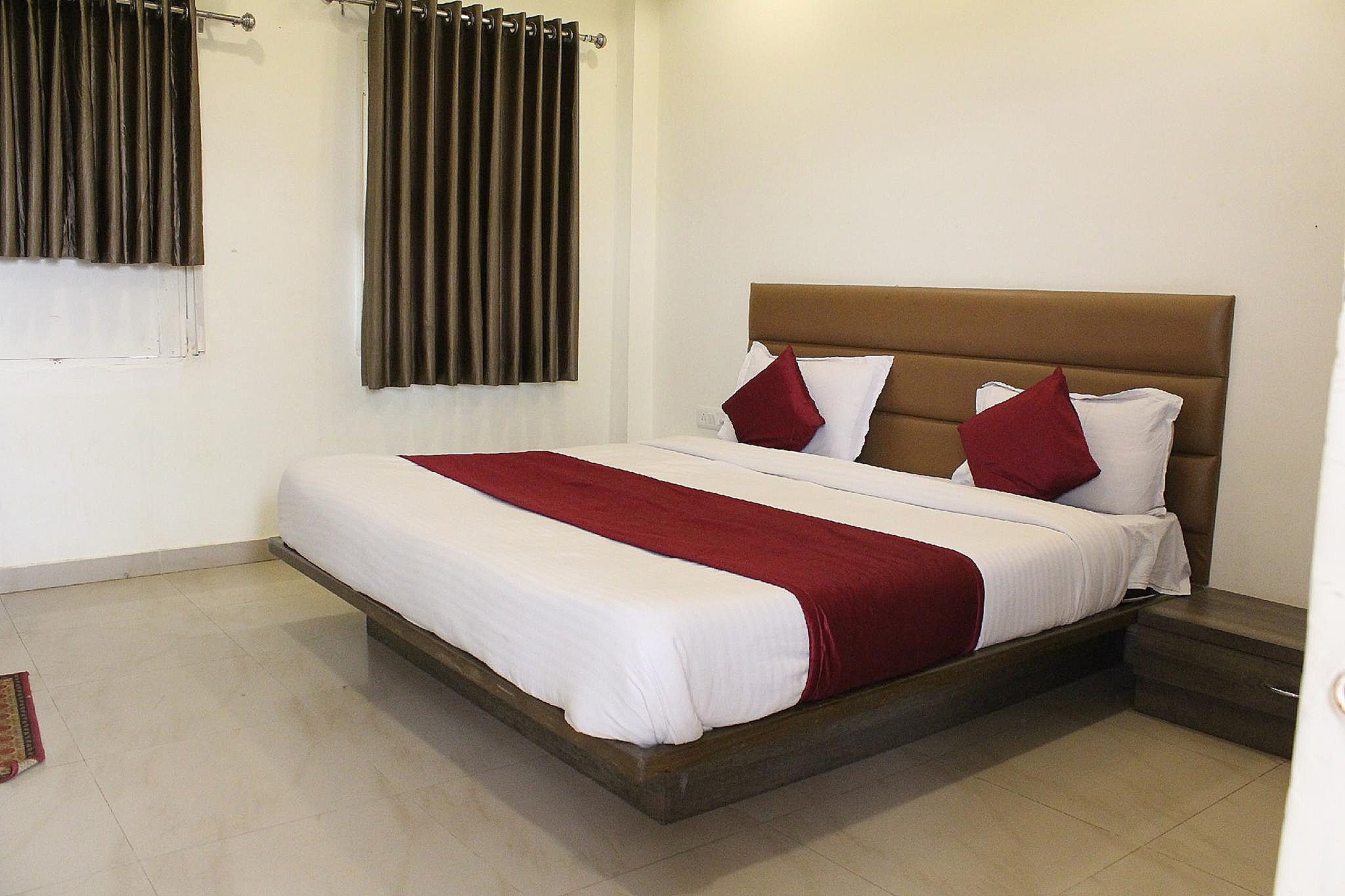 undefined Hotel The S G 10