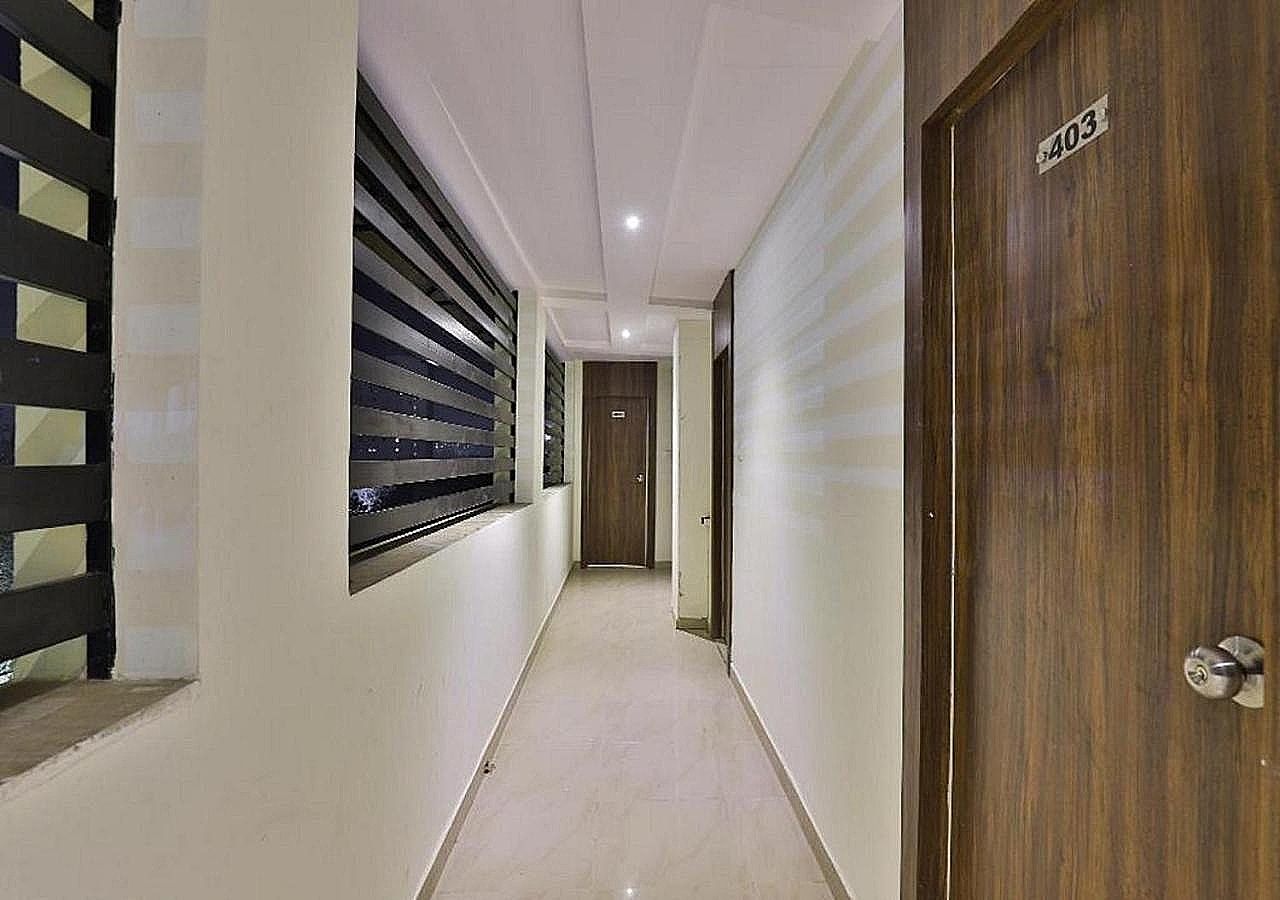 undefined Hotel The S G 4