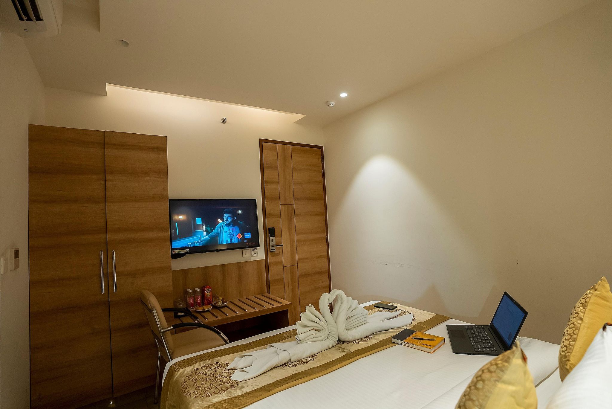 Celebrant Hotels & Banquet Deluxe Double Room 5