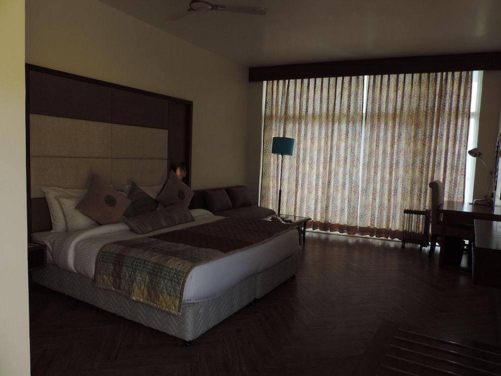 juSTa Mukteshwar Retreat & Spa Superior Room with Hill View 2
