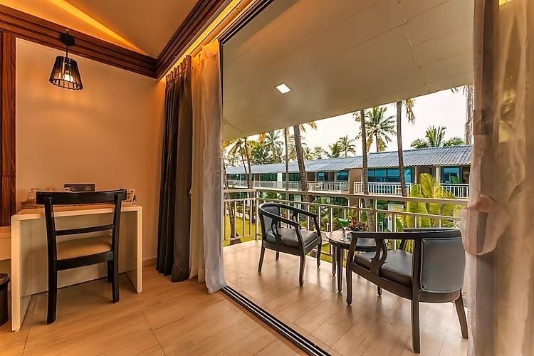 Premium Room with Garden View and with Balcony