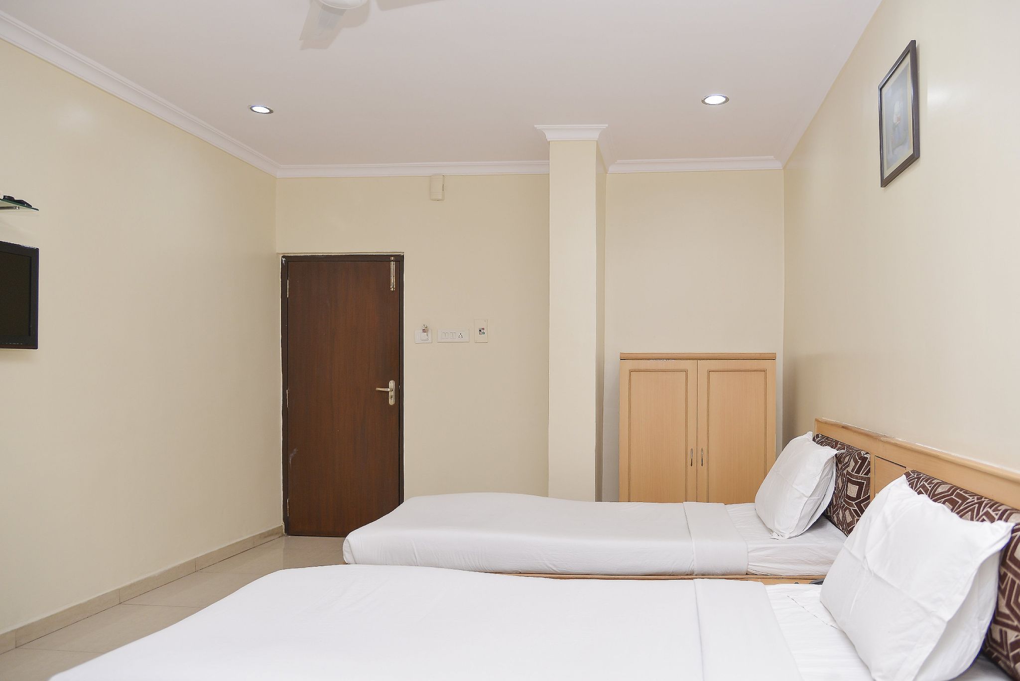 Hans Residency Executive Room AC 2