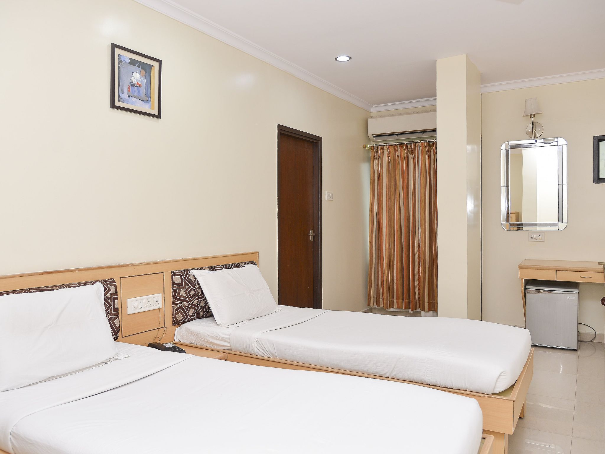 Hans Residency Executive Room AC 10