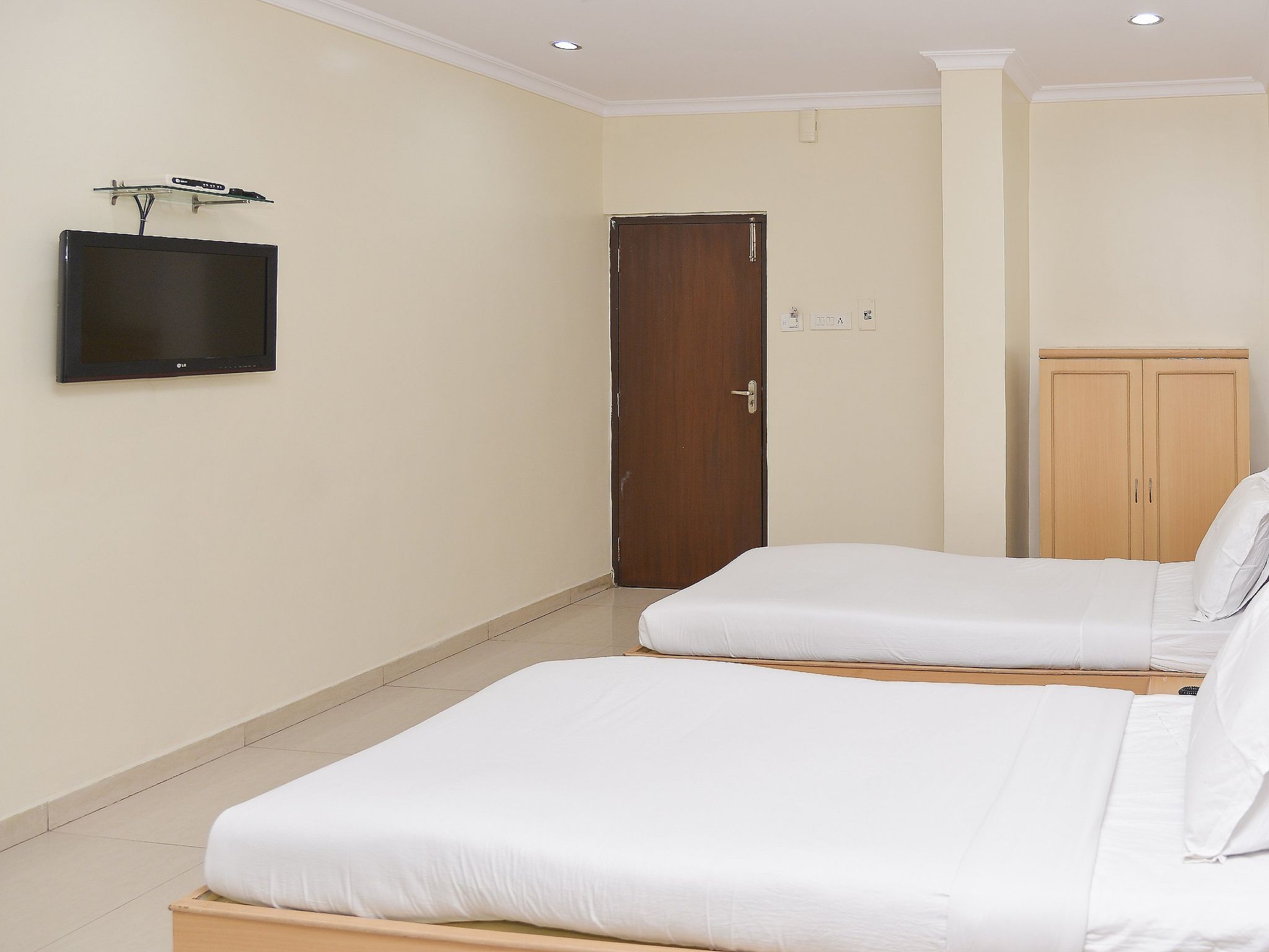 Hans Residency Executive Room AC 5