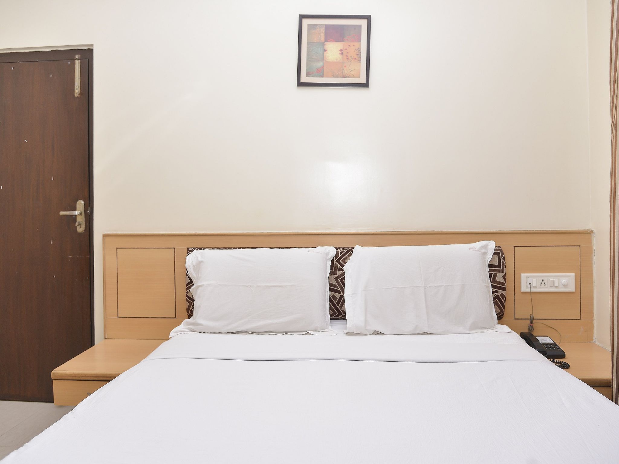 Hans Residency Standard Non AC 9