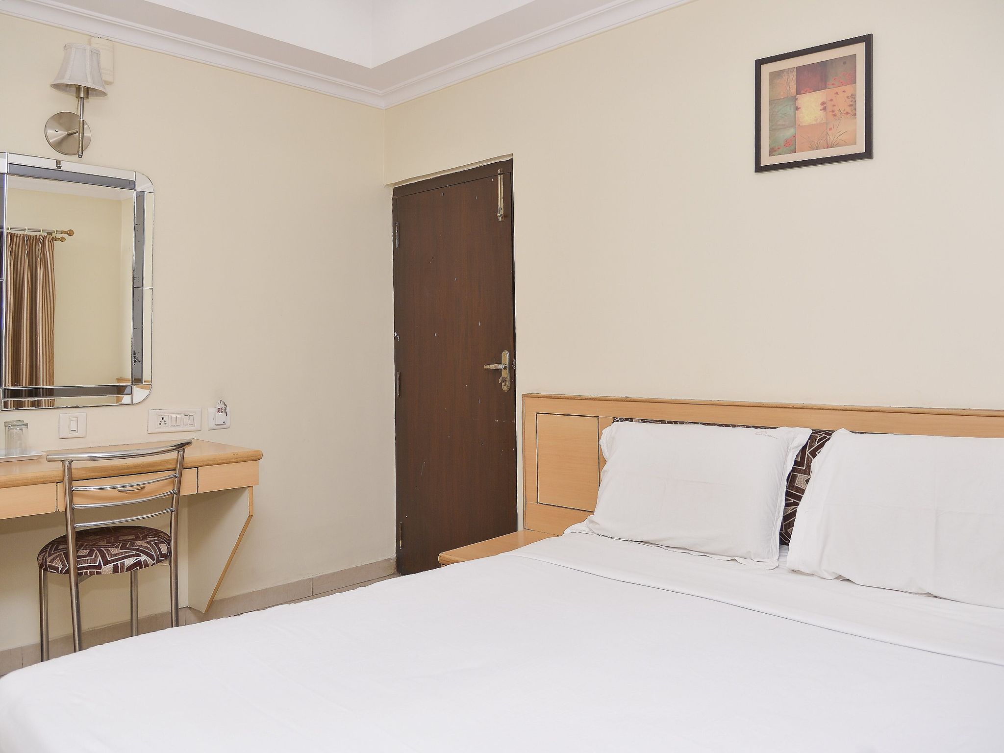 Hans Residency Standard Non AC 6