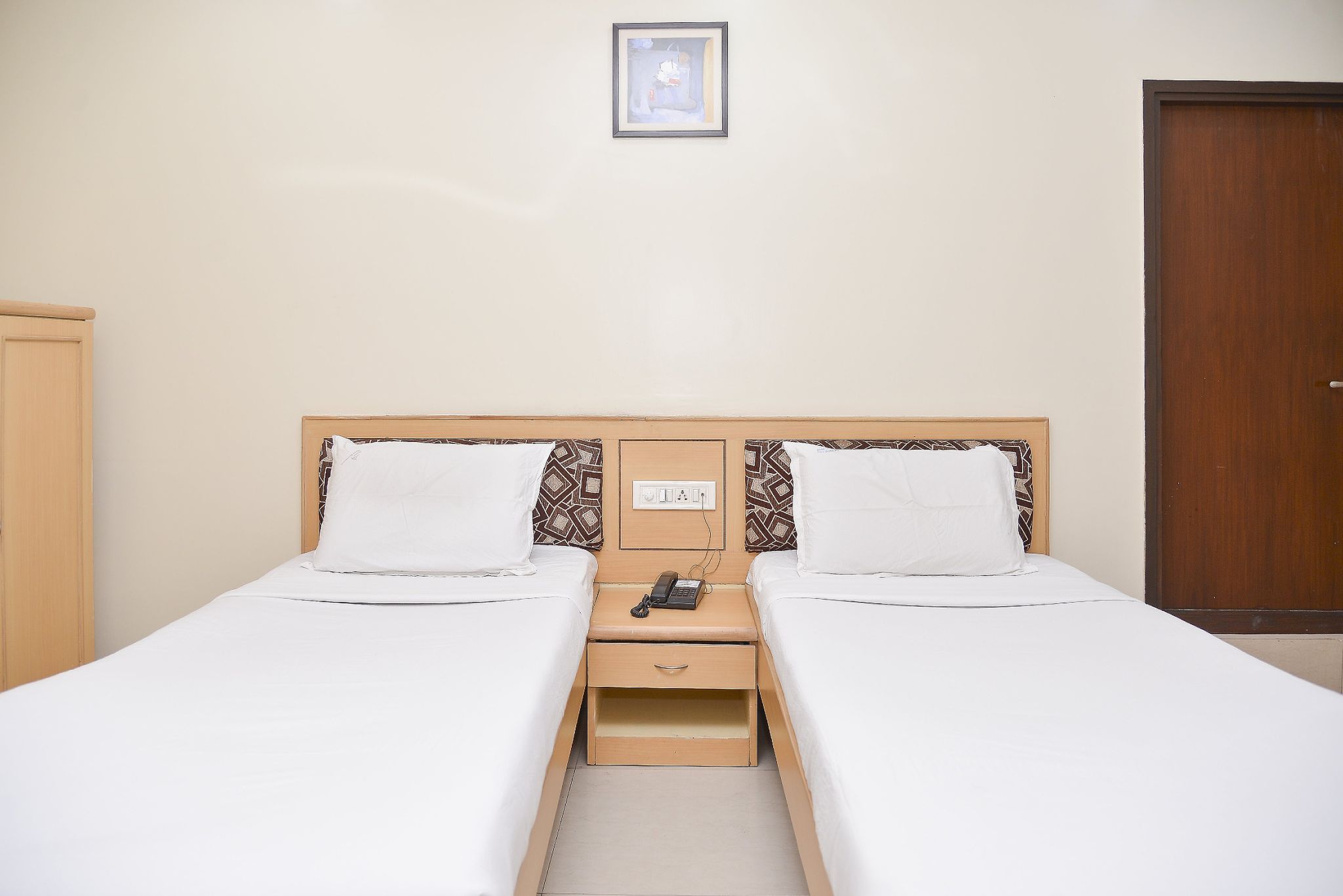 Hans Residency Executive Room AC 7