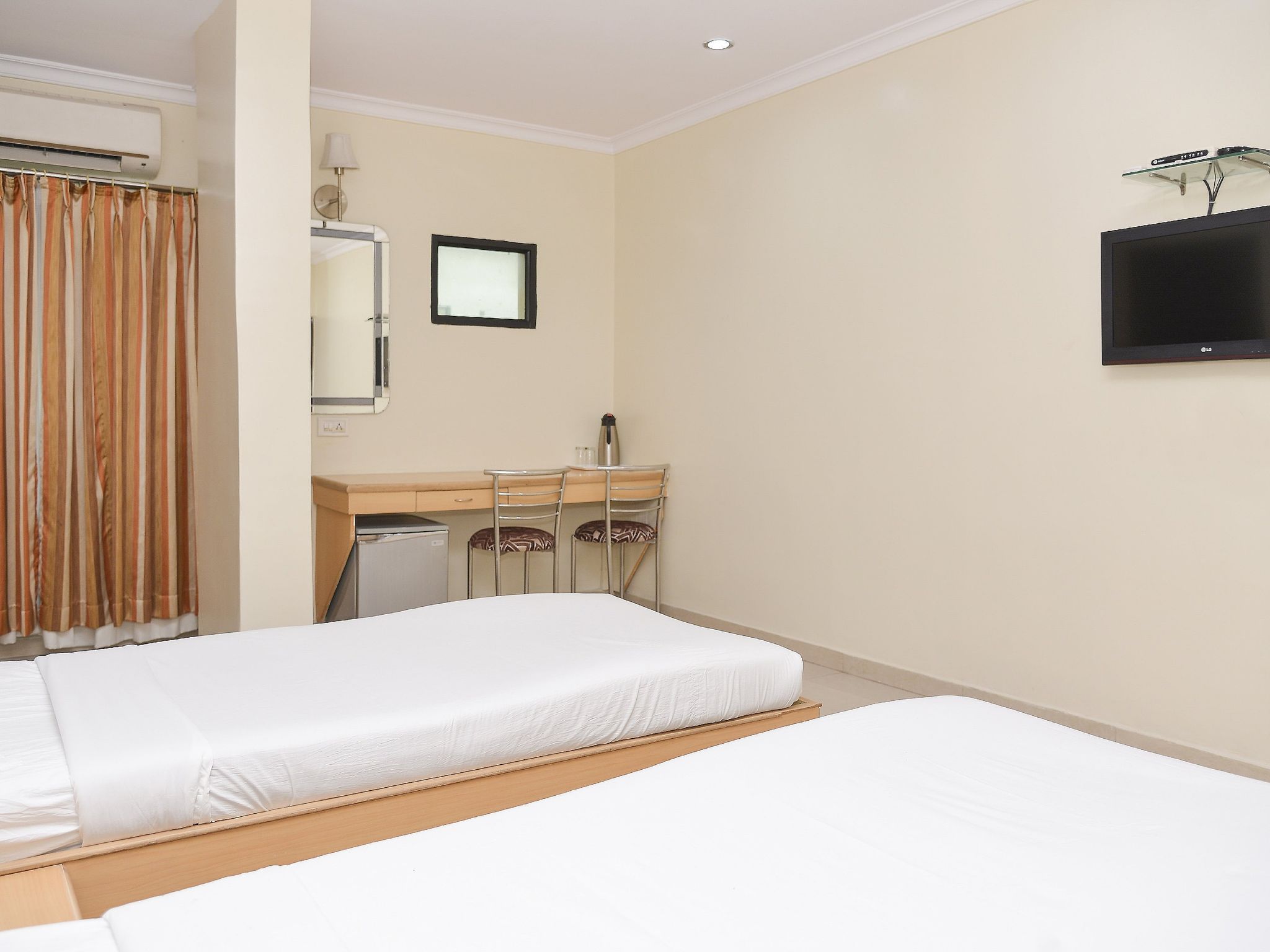 Hans Residency Executive Room AC 8