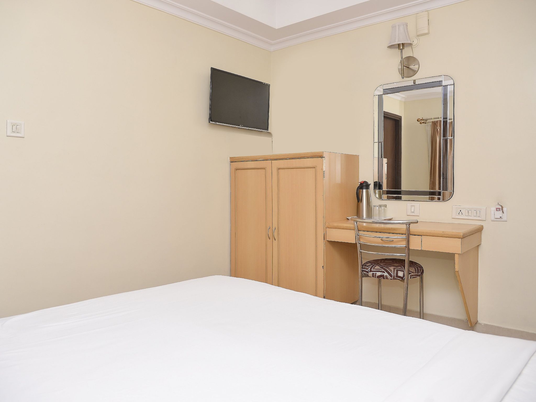 Hans Residency Standard Non AC 8