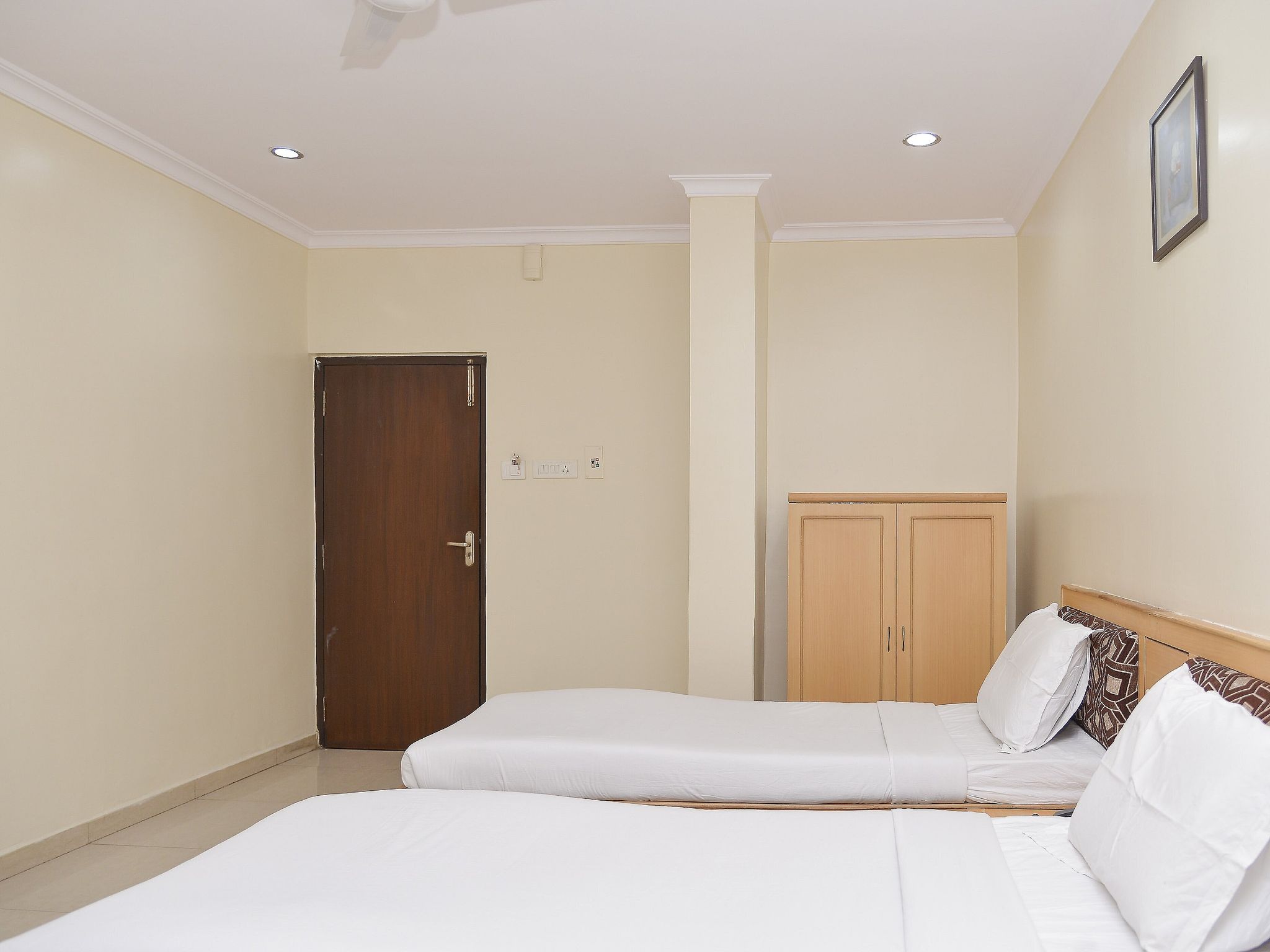 Hans Residency Executive Room AC 9