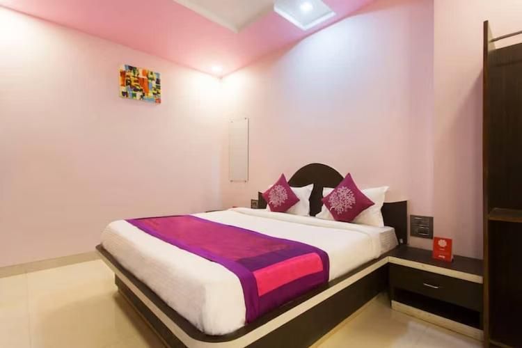 Strawberry homes Deluxe Non A/C Room 2