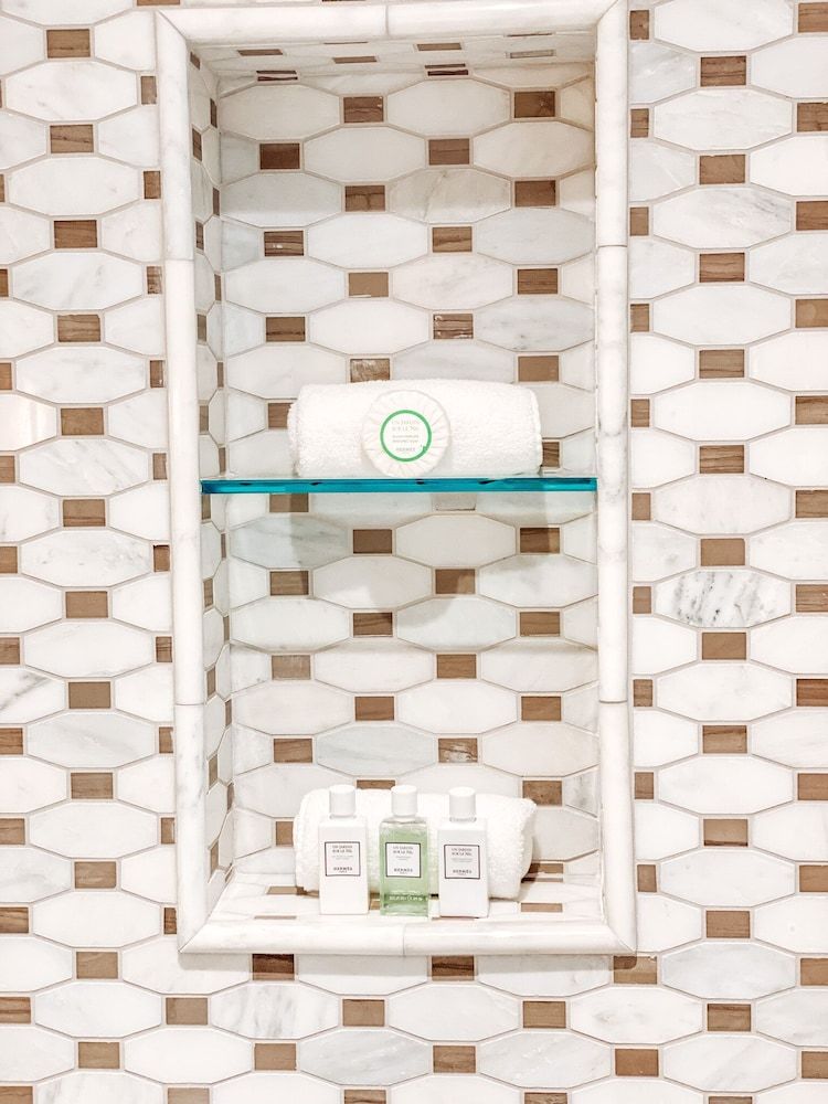 The McClelland House 1 King Bed, Ensuite, (Bond Suite) 11