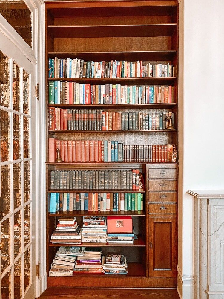 The McClelland House 1 King Bed, Ensuite, (Library Suite) 3