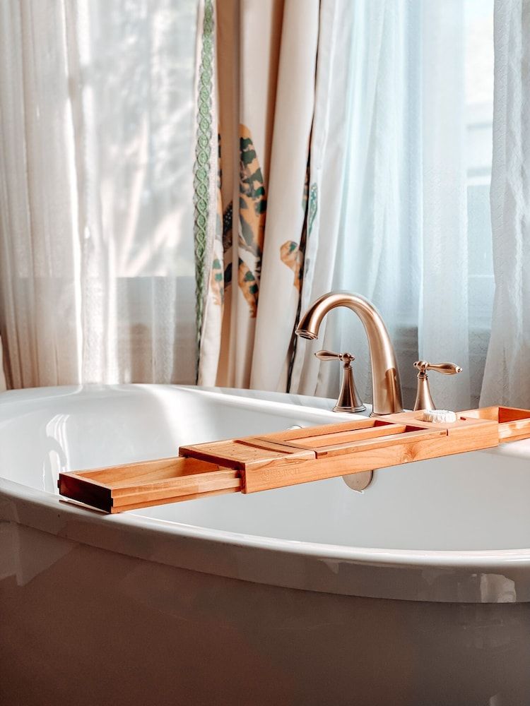 The McClelland House 1 King Bed, Ensuite, (Bond Suite) 13