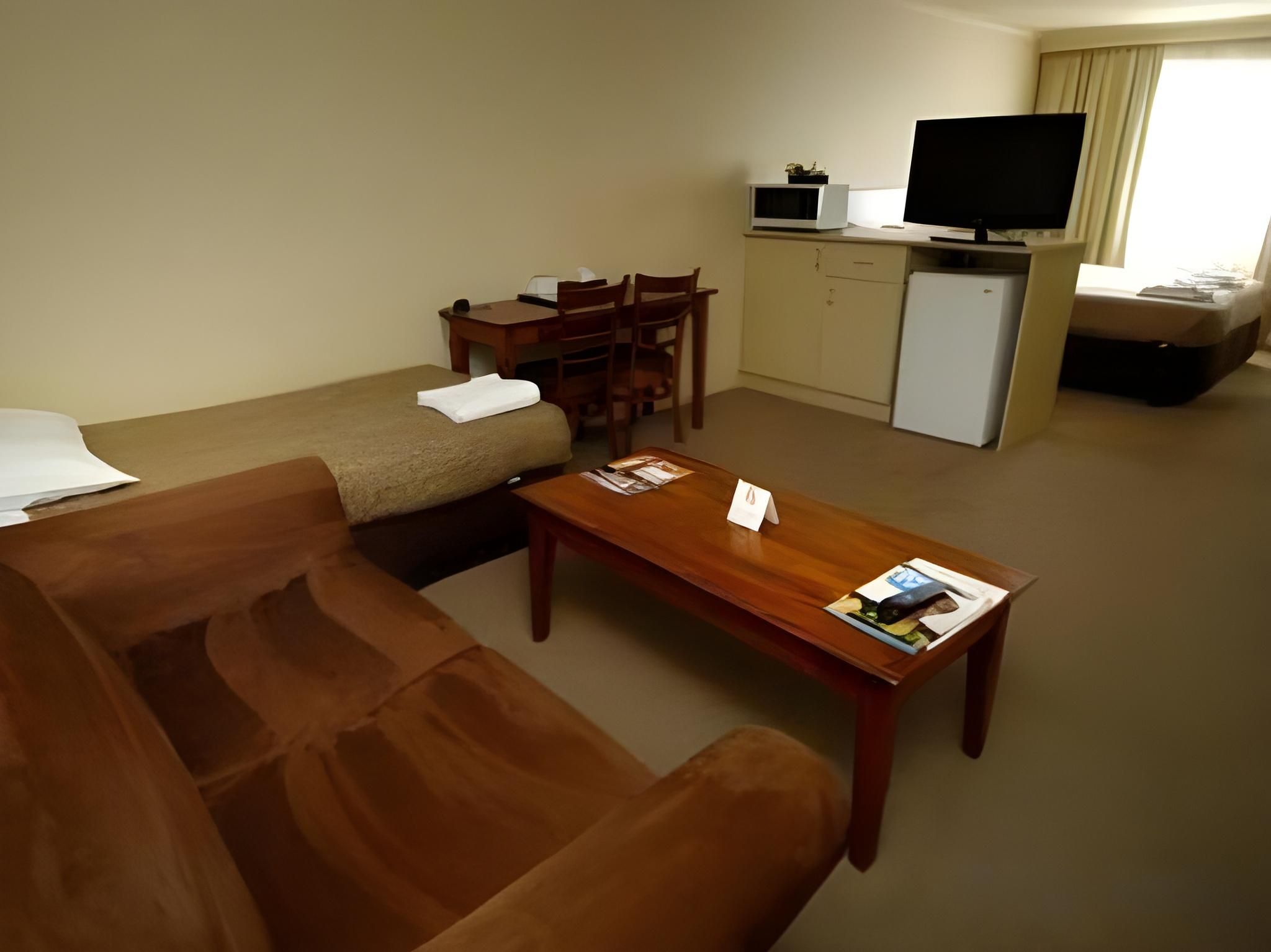 Canberra Parklands Central Apartment Hotel Standard studio triple - Non-Smoking