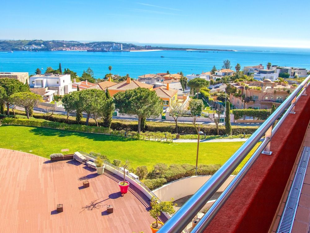 MS Aparthotel Apartment, 1 Bedroom, Balcony, Pool View (or River View) 7