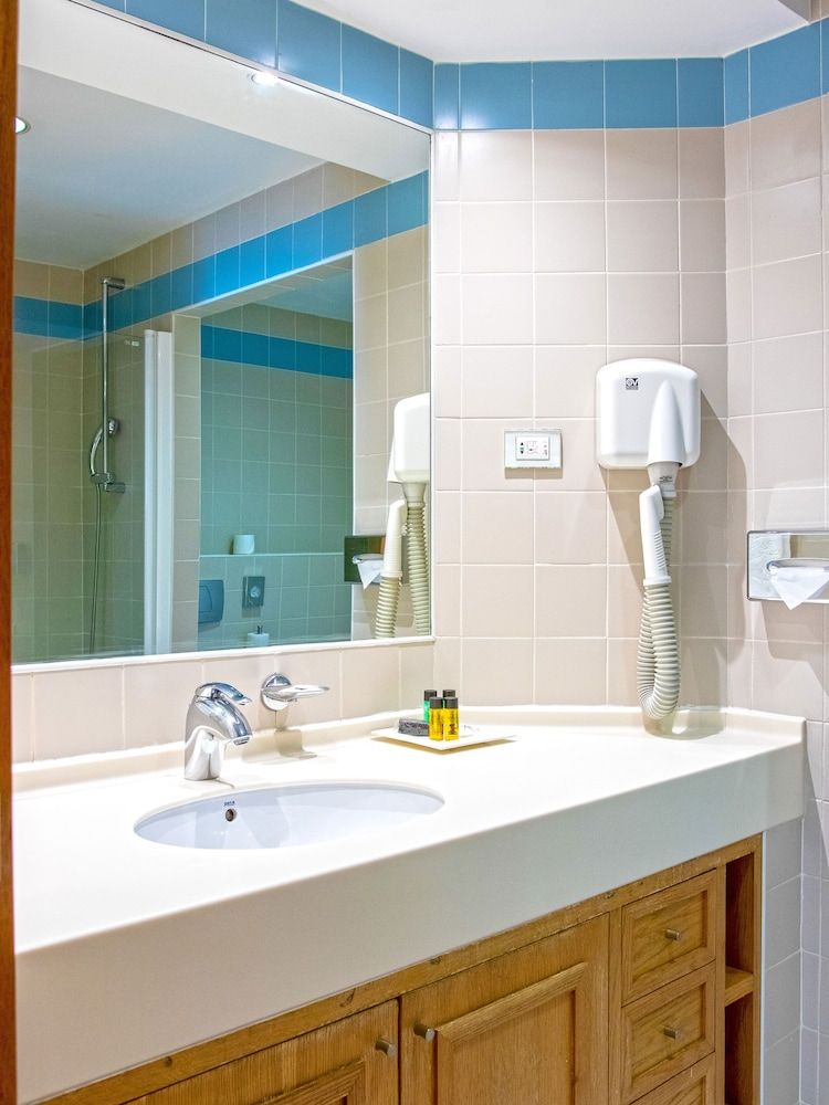 MS Aparthotel Apartment, 1 Bedroom, Balcony, Pool View (or River View) 11