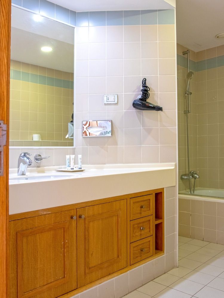 MS Aparthotel Apartment, 1 Bedroom, Balcony, Pool View (or River View) 10