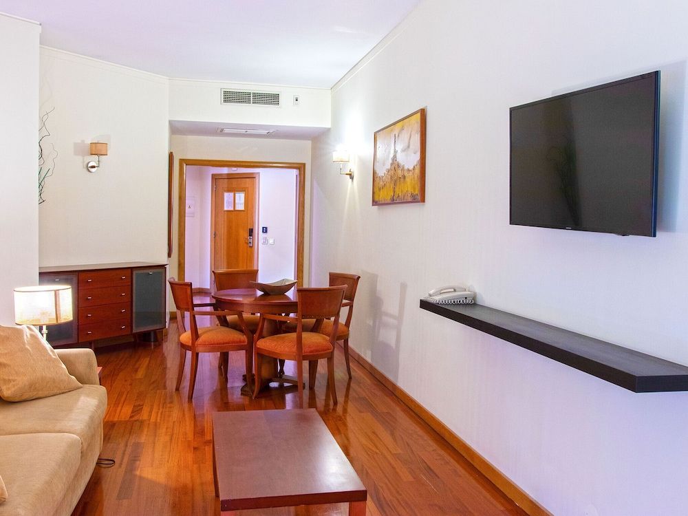 MS Aparthotel Family Apartment, 2 Bedrooms, Balcony 10