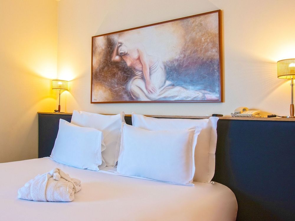 MS Aparthotel Apartment, 1 Bedroom, Balcony, Pool View (or River View) 3