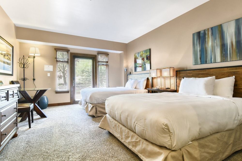 Room (Sundial Lodge)