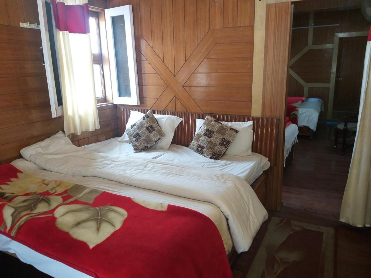 undefined Savoy Hotel 10