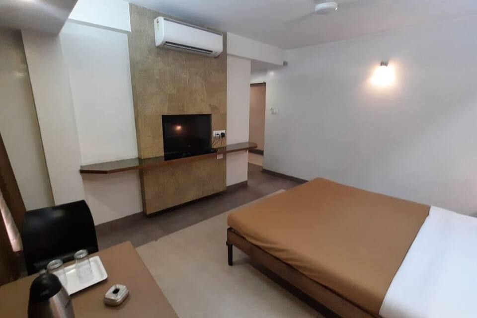 Hotel Gokul Deluxe Non AC Room 5