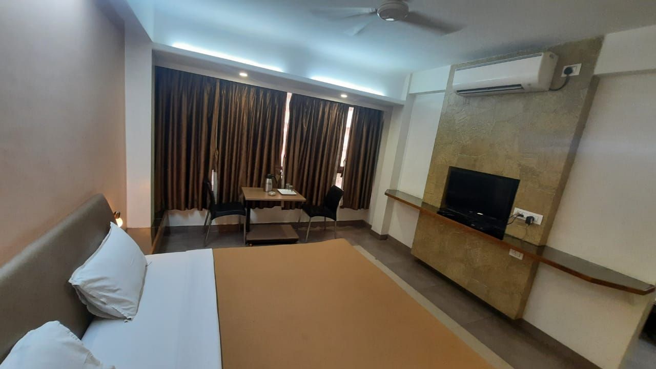 Hotel Gokul Deluxe AC Room 6