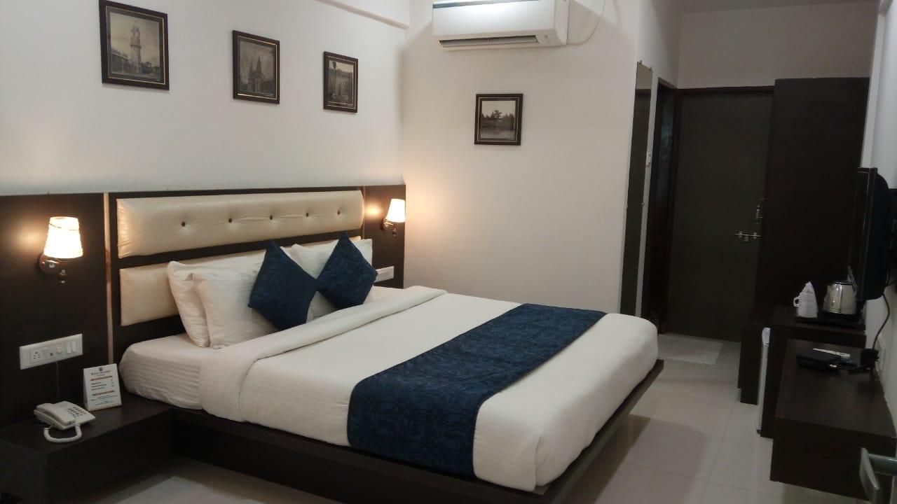 Banyan Paradise Resort Deluxe Room 4