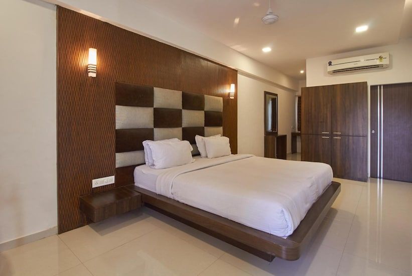 Banyan Paradise Resort Deluxe Room