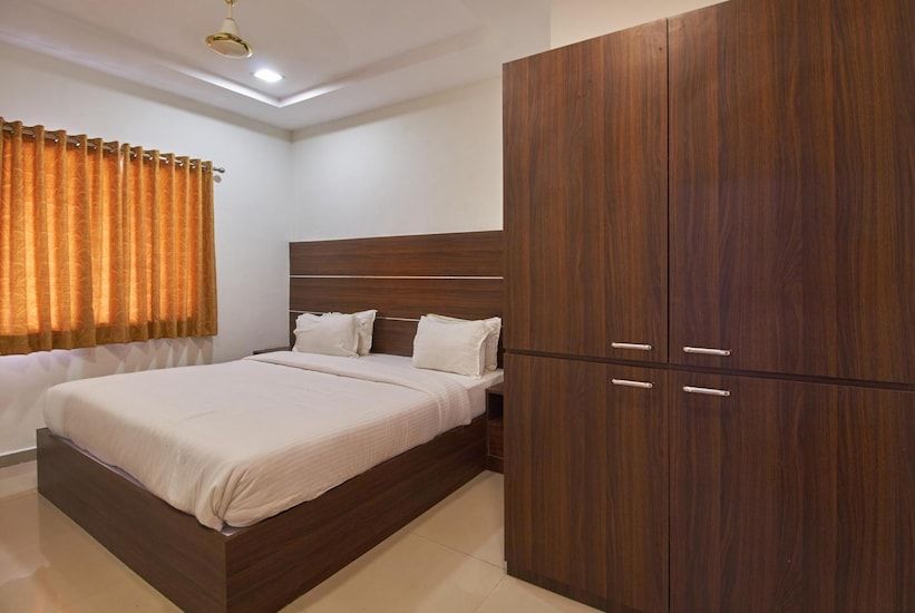 Banyan Paradise Resort Deluxe Room 5