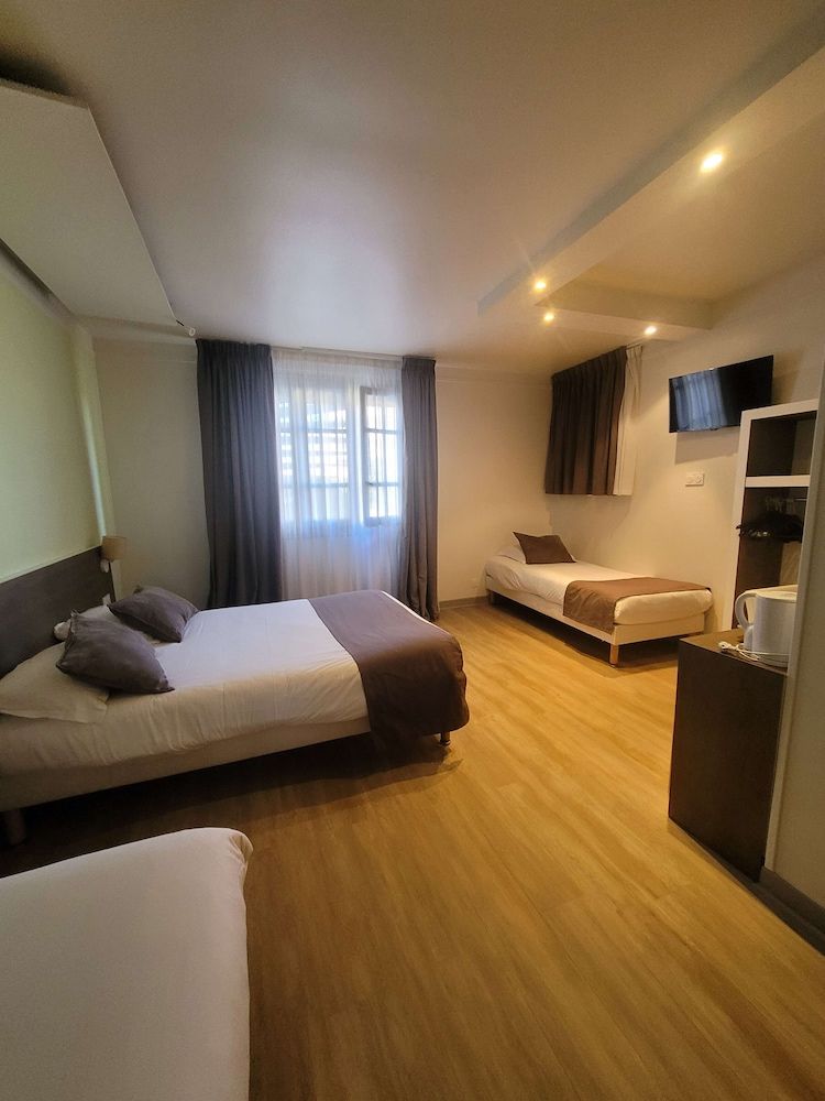 Room, Multiple Beds