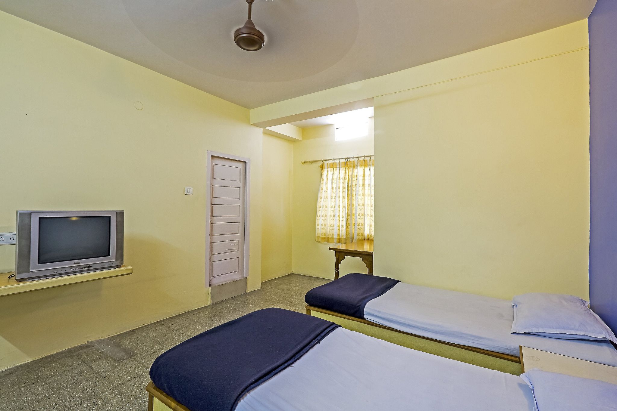 Club View Hotel Deluxe AC Room 2