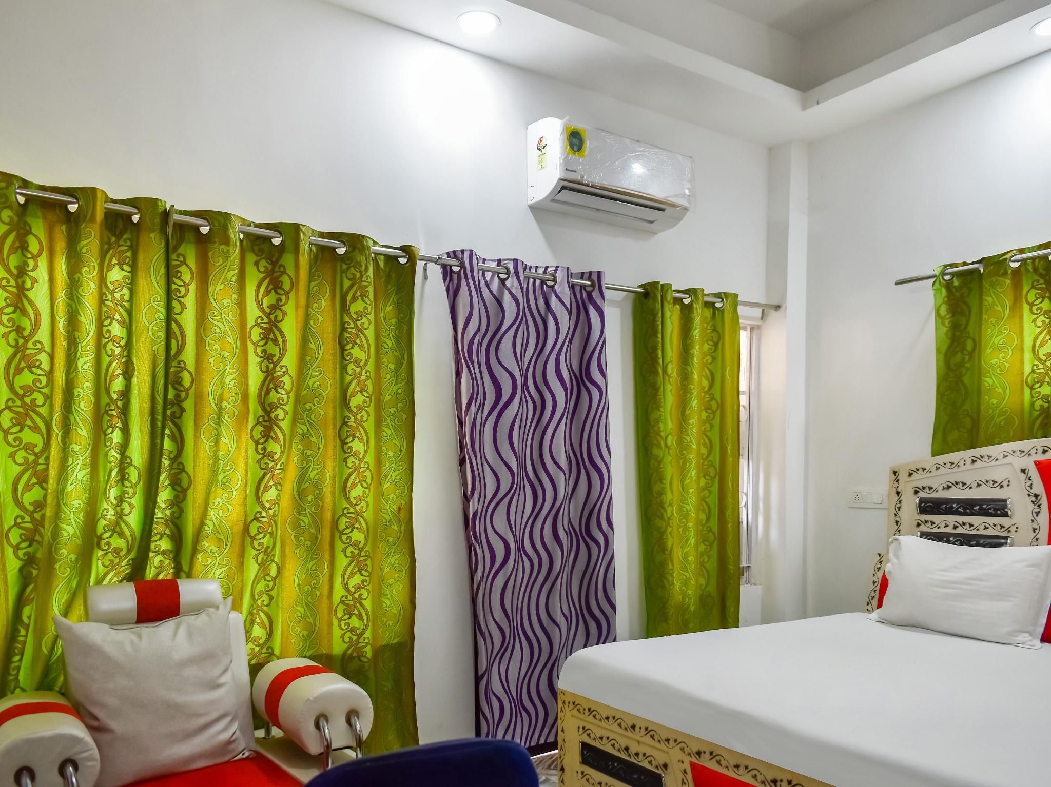 SPOT ON Room without Air Conditioning