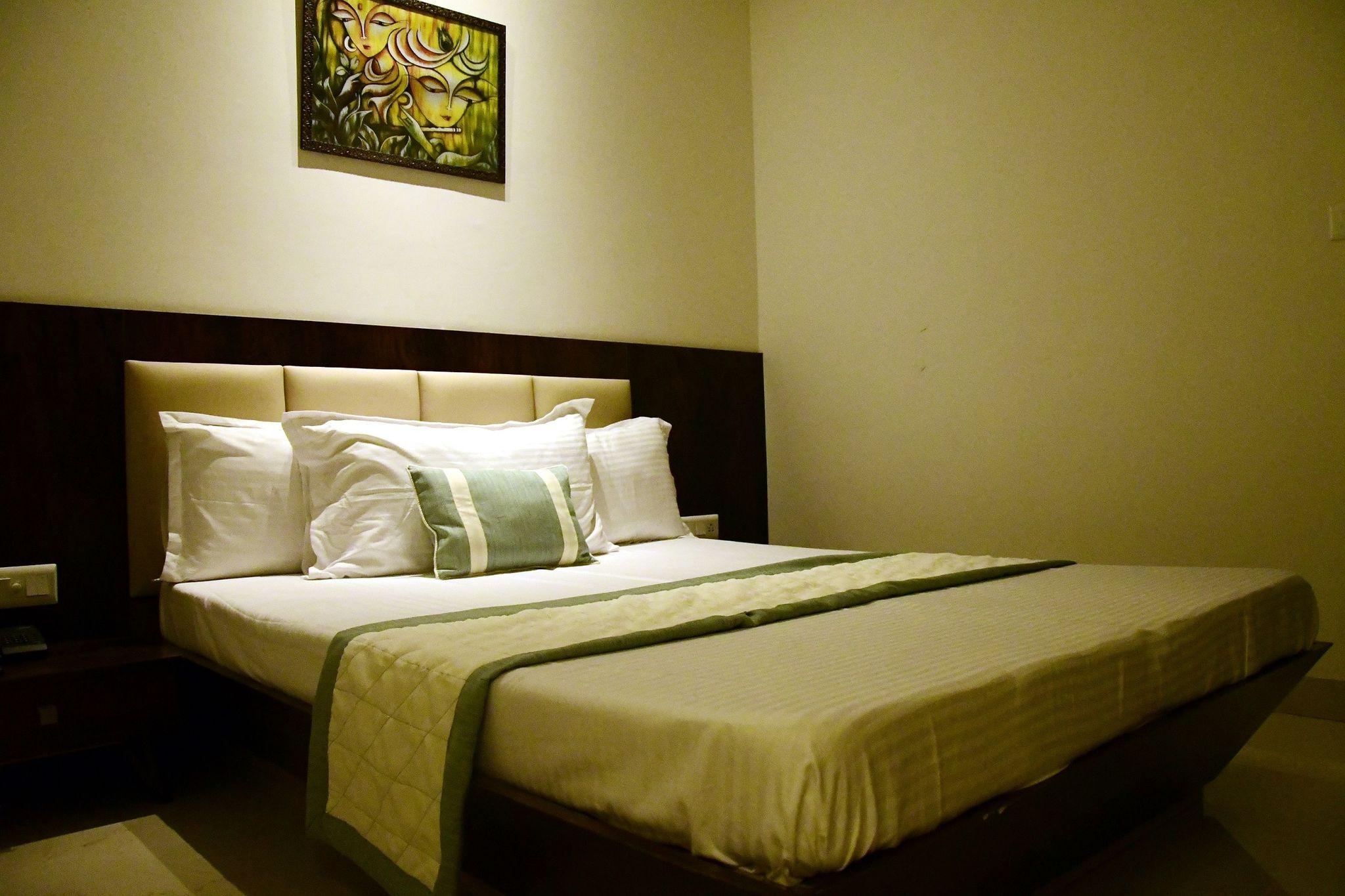 undefined Hotel Crystal 8