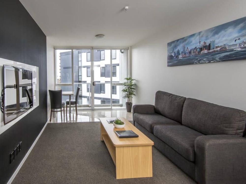 Crown on Cintra Lane One Bedroom Apartment 6