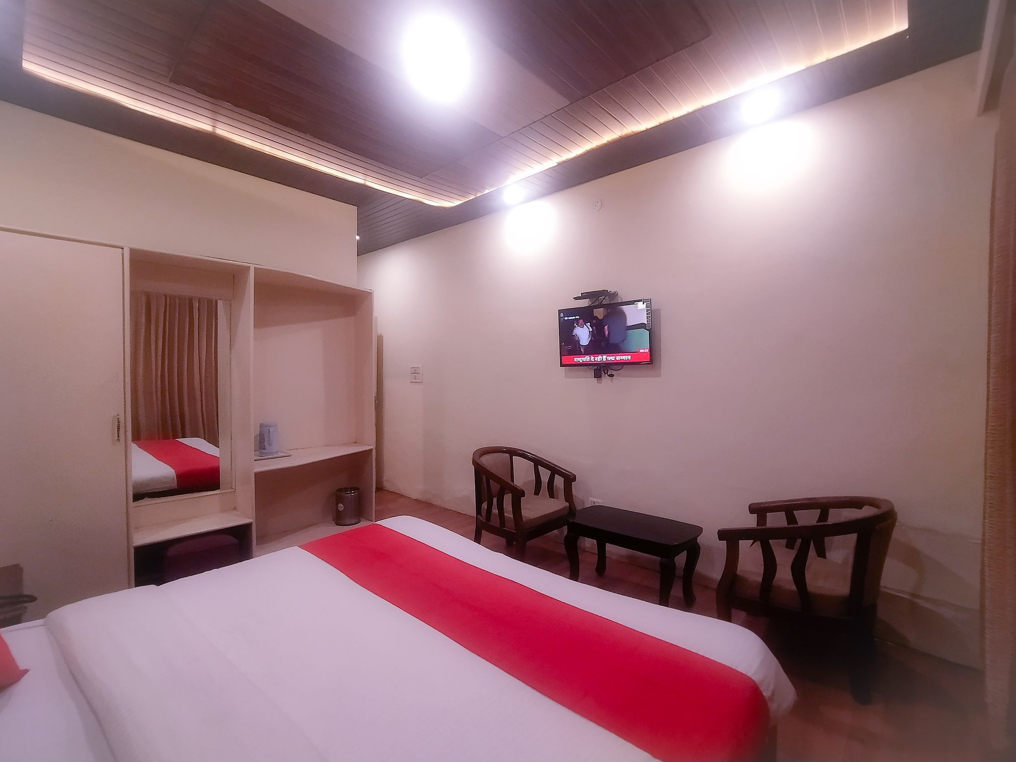 Semi Deluxe Room