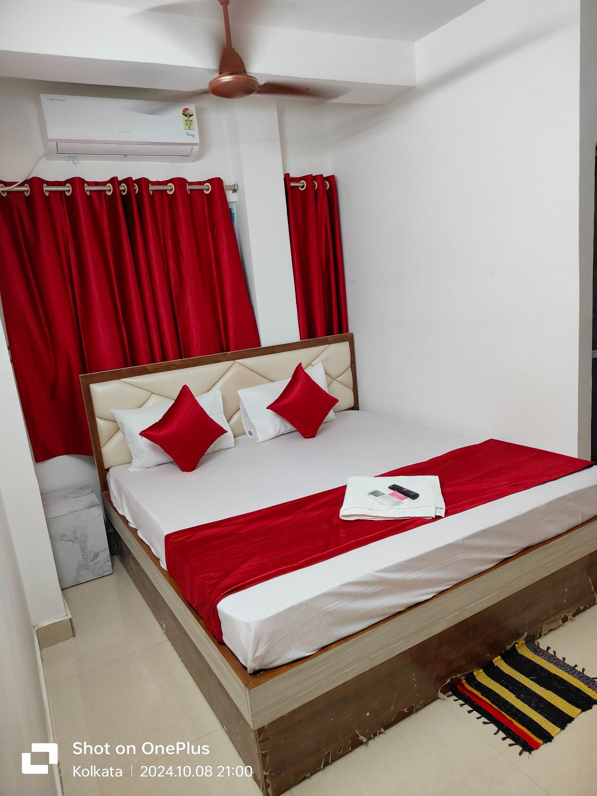 Om Shanti Guest House - Near Ruby General Hospital & Science City Deluxe Room 9