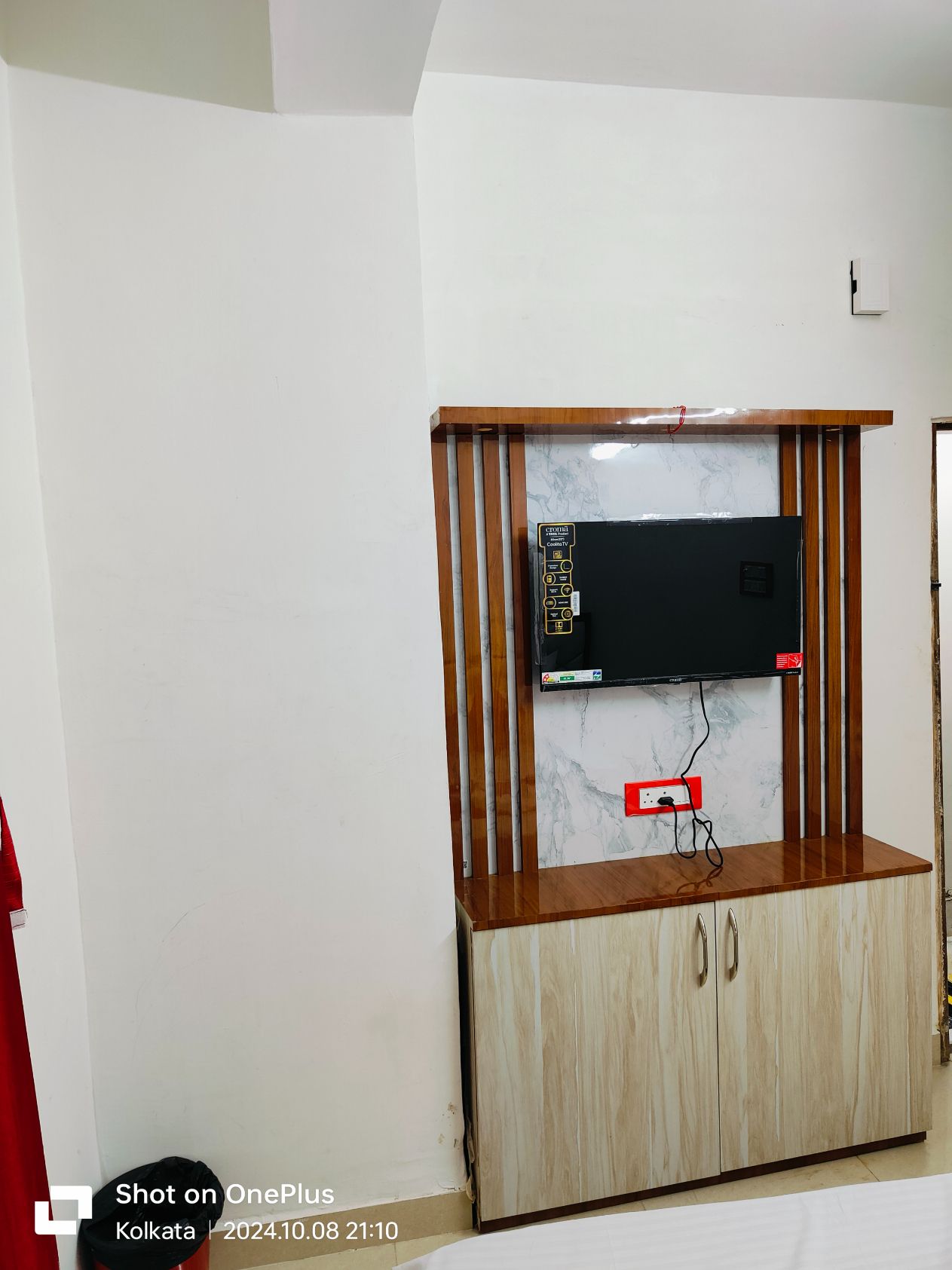 Om Shanti Guest House - Near Ruby General Hospital & Science City Deluxe Room 13