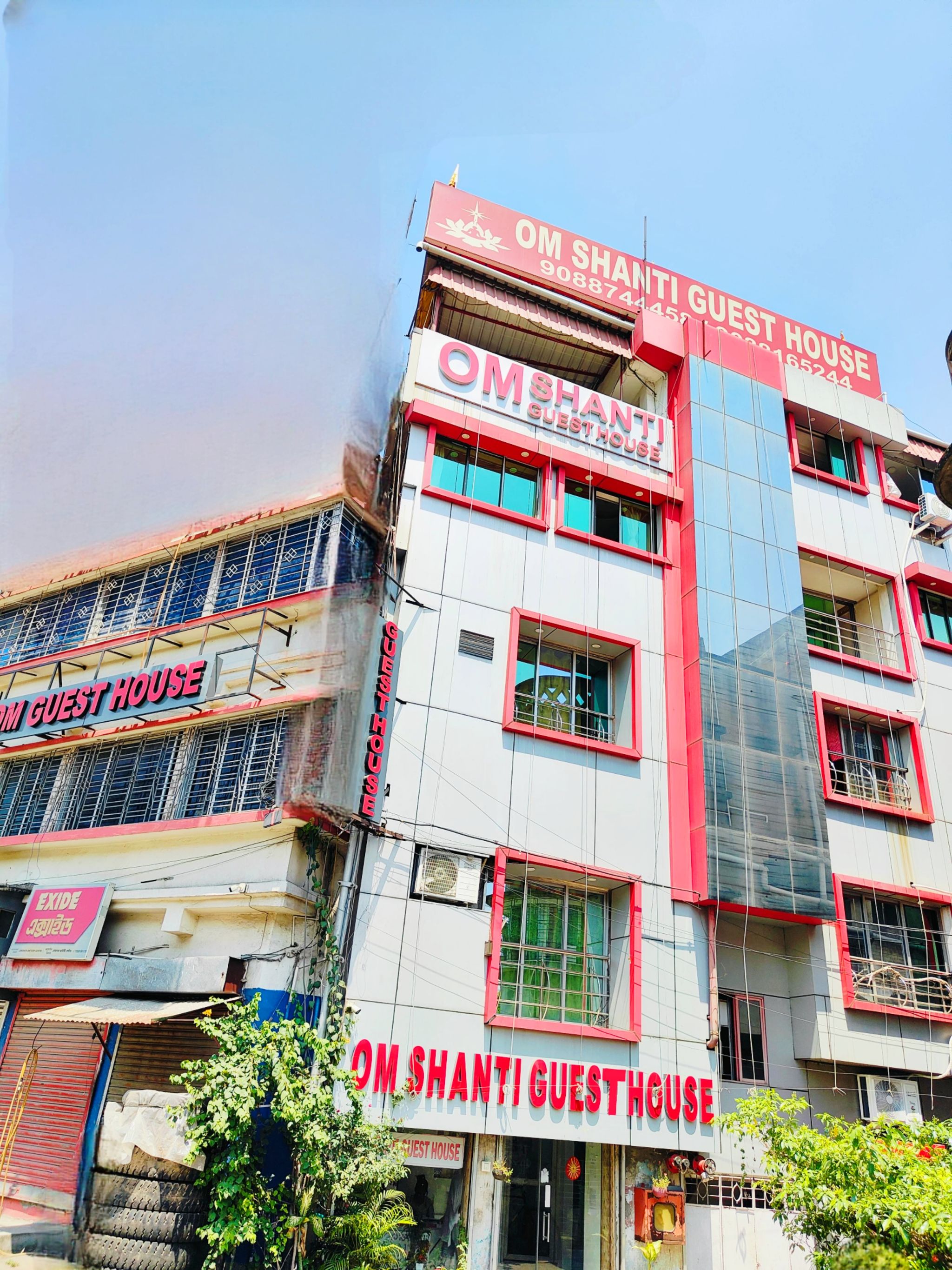 Om Shanti Guest House - Near Ruby General Hospital & Science City